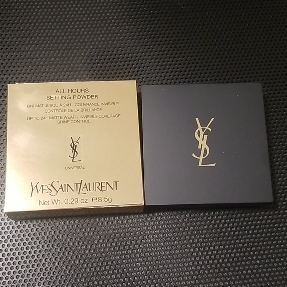 Yves Saint Laurent Other - YSL All Hours Setting Powder - Universal